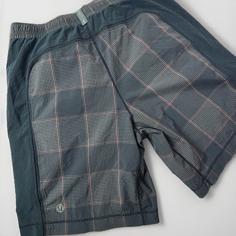 VTG Lululemon Pace Breaker Shorts Lined Plaid 9" Elastic Mens Medium Hexagon EUC